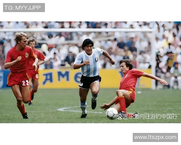 全球第一足球球星是谁他的成就与影响力如何塑造现代足球历史 全球第一足球球星是谁他的成就与影响力如何塑造现代足球历史