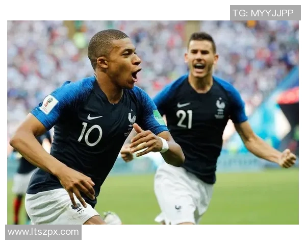 足球明星互动图谱:解析顶级球员间的联系与赛场魅力 足球明星互动图谱:解析顶级球员间的联系与赛场魅力