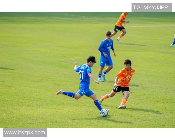 足球巨星璀璨登场 独家封面解析精彩瞬间与辉煌历程