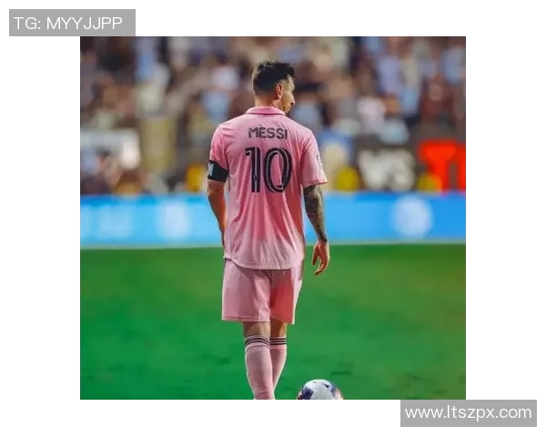 足球明星自拍瞬间:镜头背后的真实与魅力展示 足球明星自拍瞬间:镜头背后的真实与魅力展示